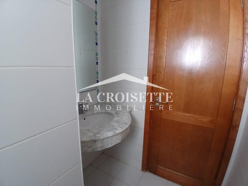 Appartement S+3 avec chambre de service à La Marsa